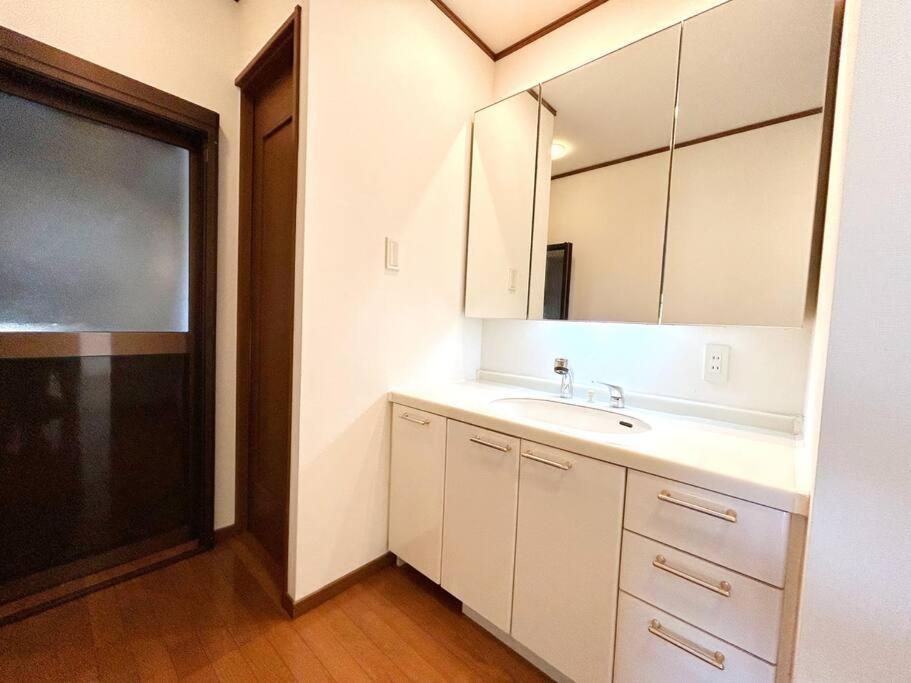 Holiday home New Open !! 田舎の一棟貸 お庭でbbqやプール遊びができる貸切の宿 3ぴーす *