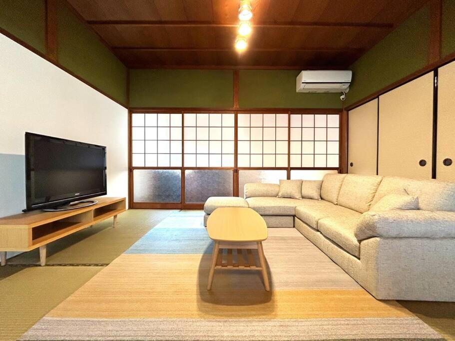 Holiday home New Open !! 田舎の一棟貸 お庭でbbqやプール遊びができる貸切の宿 3ぴーす *