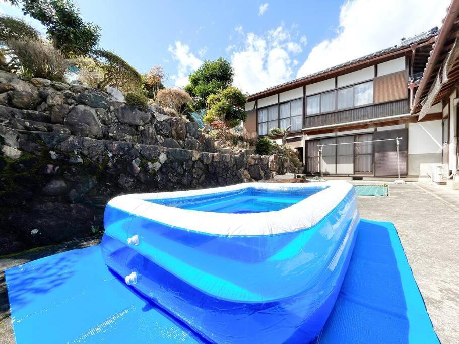Holiday home New Open !! 田舎の一棟貸 お庭でbbqやプール遊びができる貸切の宿 3ぴーす *